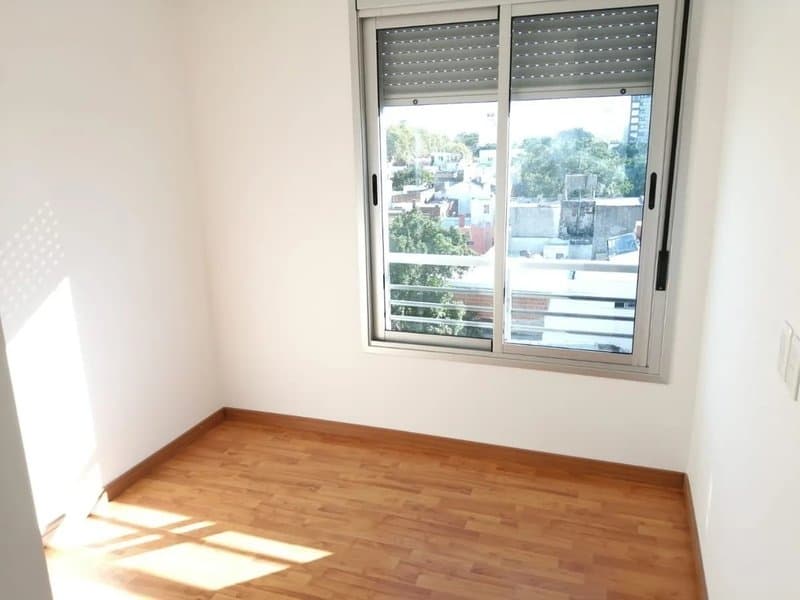 Alquiler Apartamento 2 Dormitorios La Comercial Montevideo