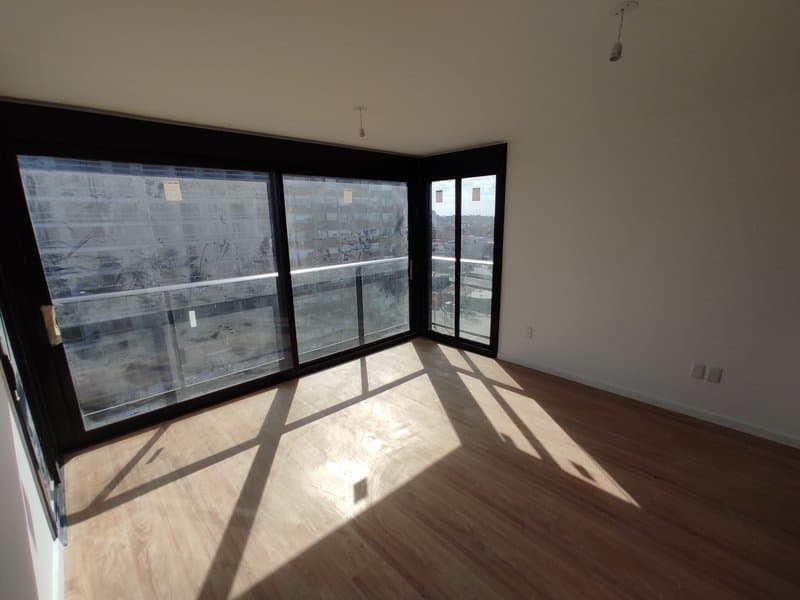 Venta Apartamento Monoambiente En Piso 10 Parque Batlle Ombú Italia