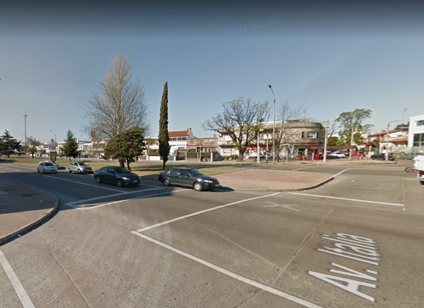 Avenida Italia y Santander–