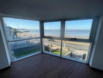 Alquiler apartamento monoambiente sobre Rambla Malvín Ocean Park 202 $22.000