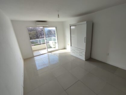 Alquiler apartamento monoambiente Puerto del Buceo Grau II 402 $19.000
