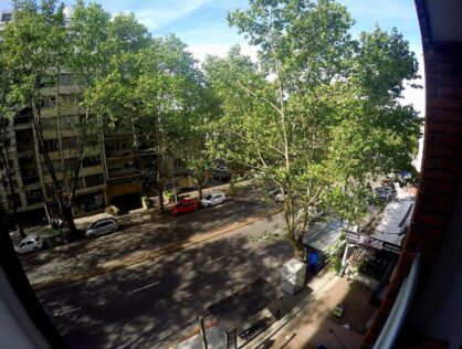 Venta Apartamento 1 Dormitorio al Frente y Garage Av Brasil Pocitos